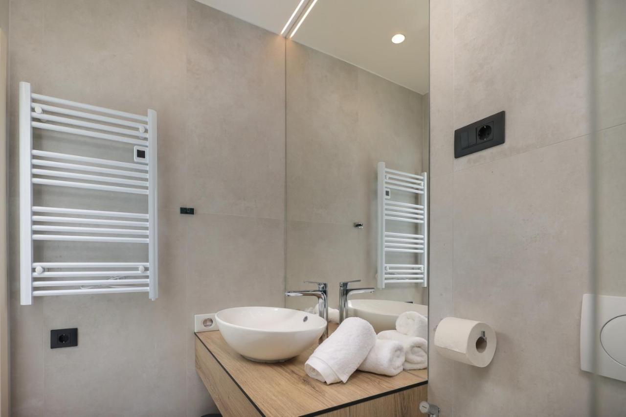 Ribica Luxury Rooms Rijeka Exteriör bild